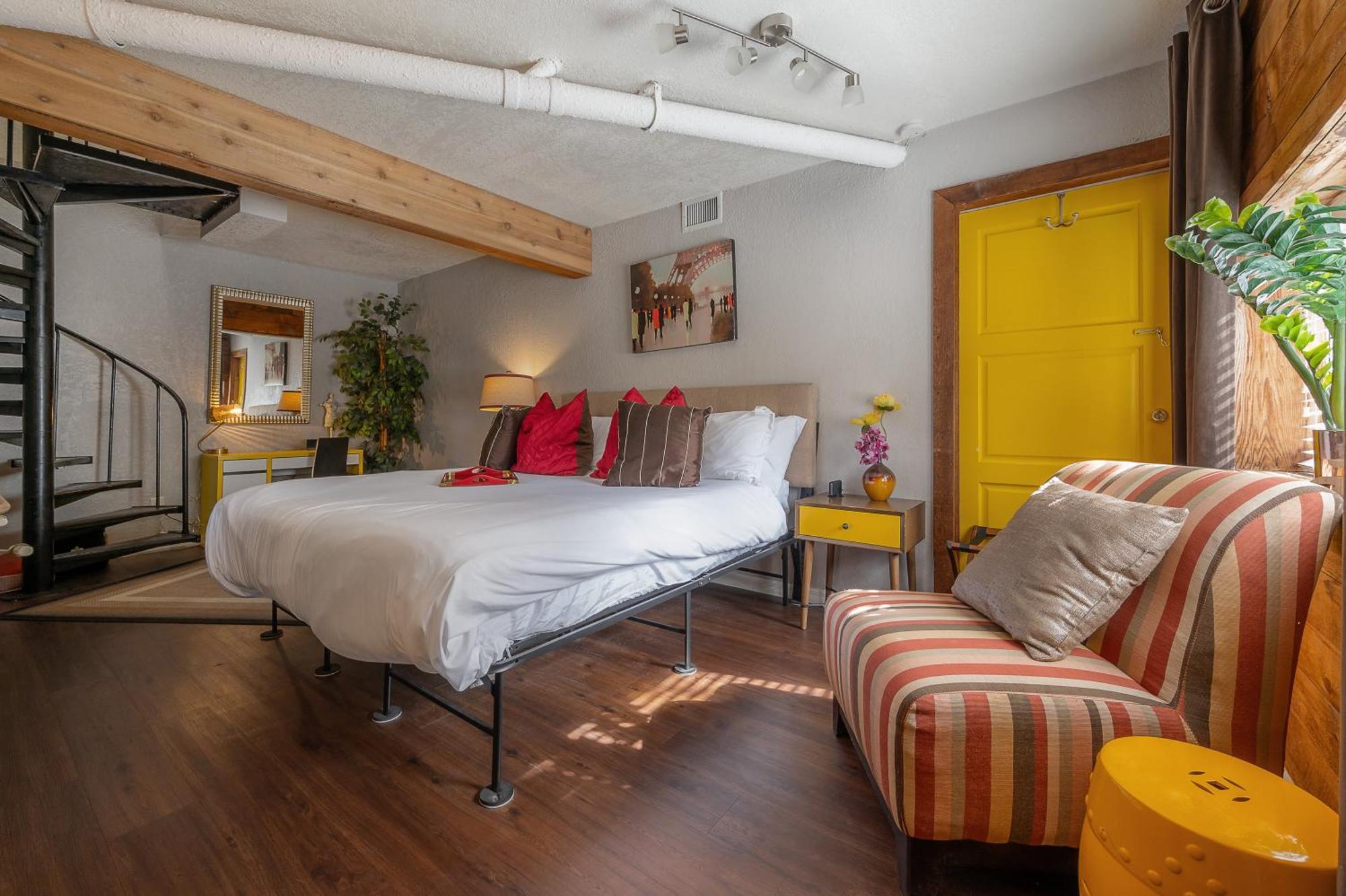 Hidden Couples Loft Retreat In Heights Foodie District Tampa Exterior photo